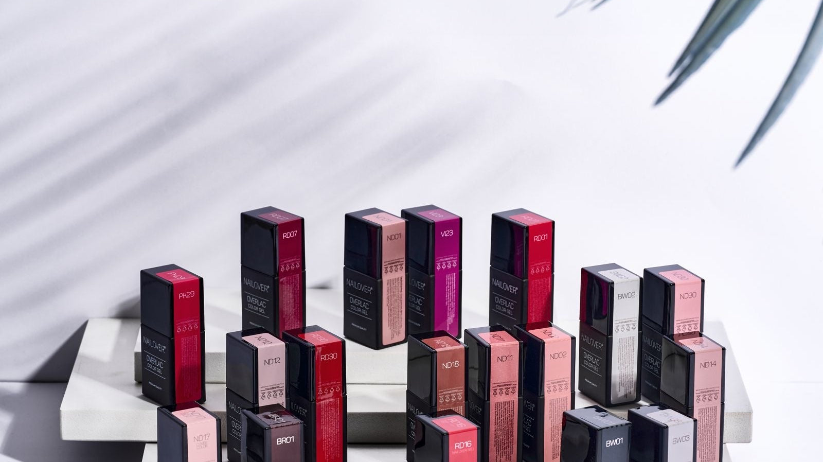 Gel semipermanenti più venduti: i 17 Colori Iconici Nailover che da oltre 10 anni non passano mai di moda